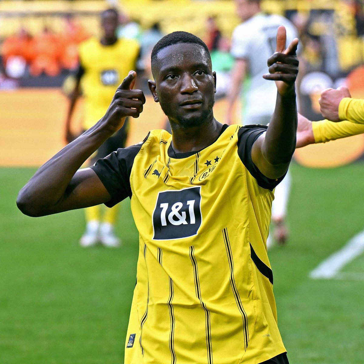 SamoTwitt09's tweet image. Ich hab lange überlegt und bin zu dem Schluss gekommen, dass ein #Guirassy-Backup die wichtigste Personalie ist, beim #BVB.
Er wird nicht alle Spiele machen können und wir haben keinen anderen Stürmer. (Nein, Adeyemi und Beier sind keine Stürmer als alleinige 9.)