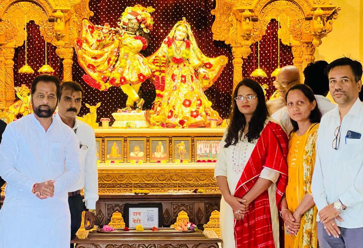 GayuarRaut's tweet photo. आज गुरुपौर्णिमेनिमित्त कनेरी मठ येथे काडसिद्धेश्वर महाराज, हरि ओम नगर येथील राधाकृष्ण मंदिर, छ. शिवाजी पेठ येथील ब्रह्माकुमारी व शुक्रवार पेठेतील जैन मठ येथे लक्ष्मीसेन महाराज यांना शुभेच्छा दिल्या व शुभाशीर्वाद घेतले https://t.co/SoFdhpgqwd