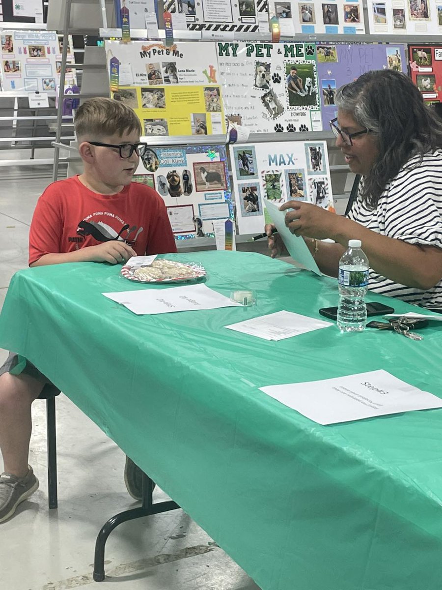 Indiana4h's tweet image. Kids talking with caring adult mentors about their 4-H projects is such a great opportunity to practice public speaking and more! Great job, Purdue Extension LaGrange County 4-H'ers! 📷: LaGrange County 4-H Fair