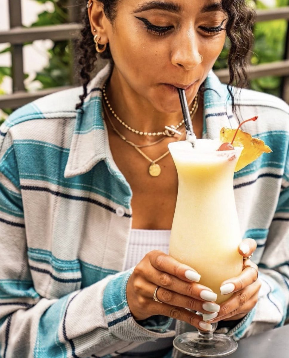 TimesSquareNYC's tweet image. Suns out, rums out ☀️🍹 Celebrate National Piña Colada Day in #TimesSquare! 🌟
🍹@themeanfiddler
🍹The Woo Woo
🍹Winnie’s Broadway
🍹@HardRock
🍹@HavanaCentral
#NationalPinaColadaDay #PinaColada #NYC #NewYorkCity #NYCBusinesses