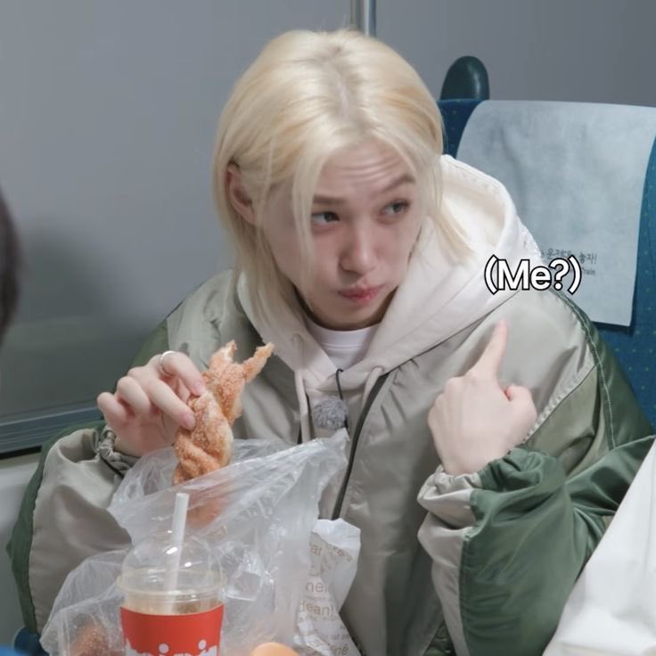 🧁💫 “just felix being the cutest person alive” [ #felix 🧵 ]