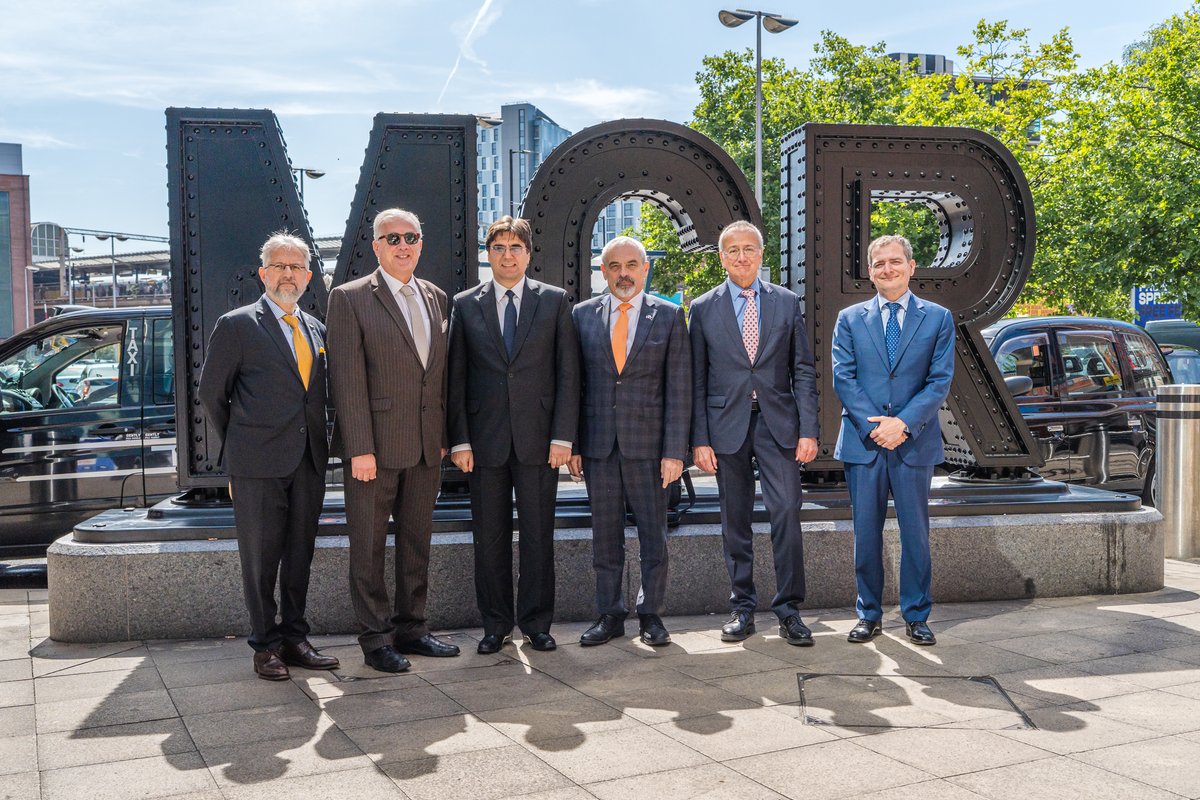 PedroSerranoEU's tweet image. Delighted to be in Manchester, a city where European connections, diversity and openness are driving forces for innovation and growth. With @MayorofGM @AndyBurnhamGM & @OfficialUoM we celebrate the vital role 🇪🇺citizens and this dynamic region play in shaping our shared future.