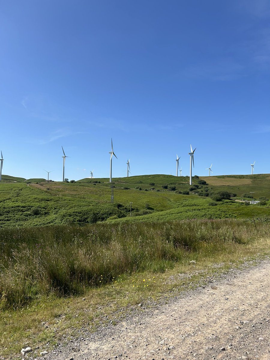 MrGriffithsPE's tweet photo. Well done to all pupils and staff who took part in the sponsored walk to the windmills today!! A fantastic effort from everyone involved 👏🏼☀️😎 #TeamTon @TCS_HWB https://t.co/vISTB3hFYl