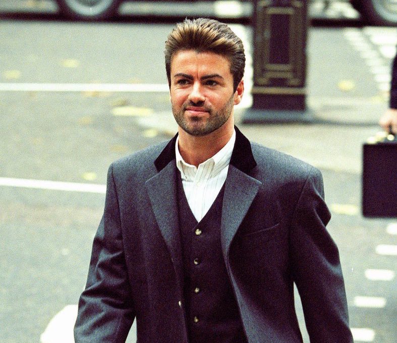crazymandance's tweet image. he really showed up to court looking flawless during the entirely of his case against sony