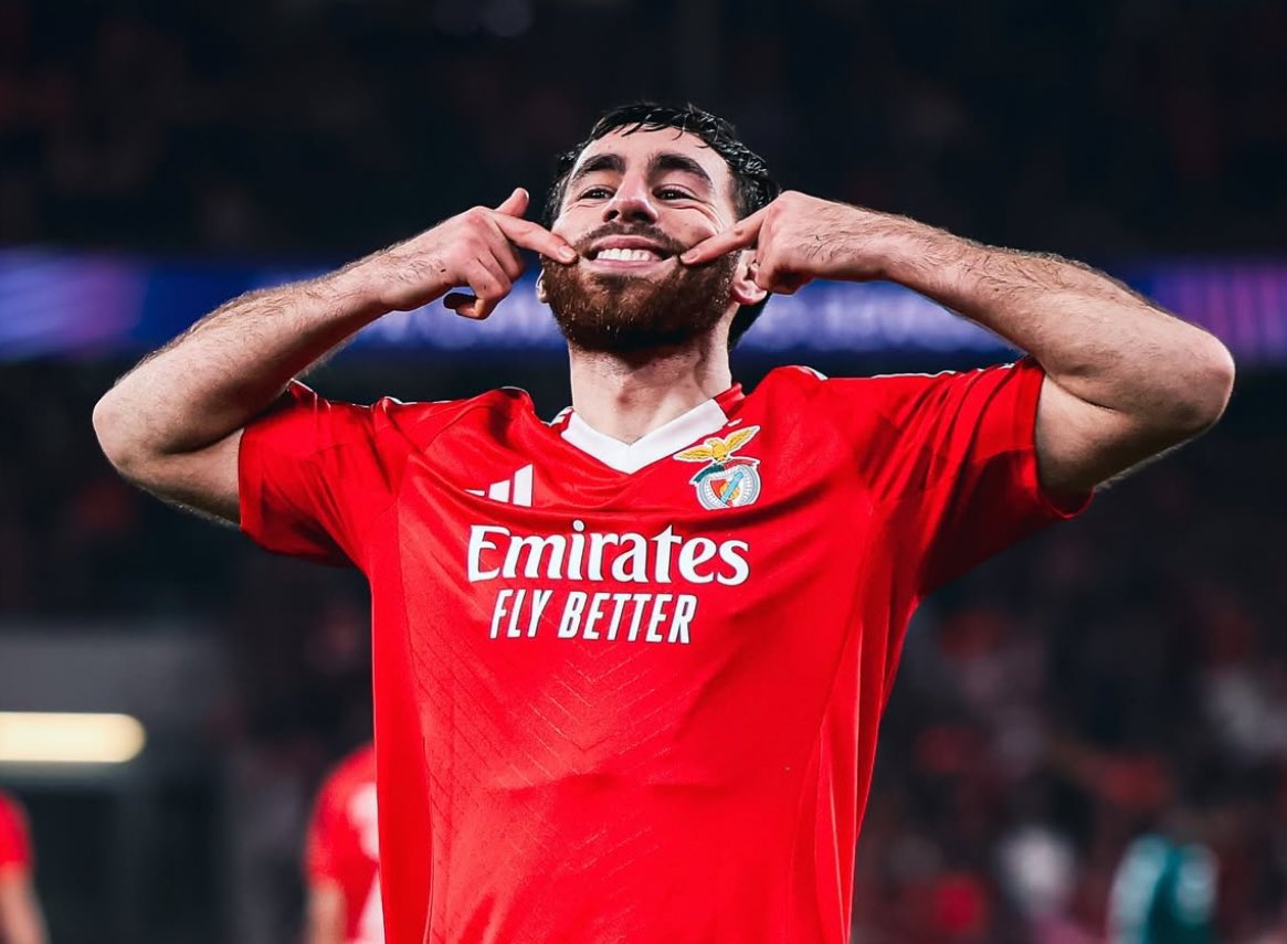 Her Beşiktaşlıyım hayali bir gün siyah beyazlı kutsal formayı giymektir. Orkun hayalleri için hep dik durdu. Yuvana hoşgeldin Orkun 🦅