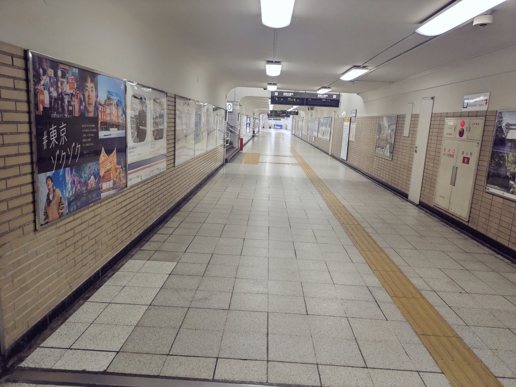 pray_box's tweet image. 5日ほど休みを取ってゆっくり過ごすはずが、久々の休みだからこそ遠出しよう!となり
横浜→京都→大阪と忙しなく筋肉痛MAXで戻ってきました😇(4枚目は終電近くで無人の名古屋駅)
色々見て食べて気持ちだけは元気になったので今日からまた頑張ります!
大遅刻の七夕絵も制作中です💪