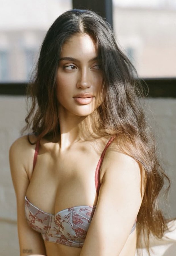 GvgsASiWwAEynRN?format=jpg&name=900x900