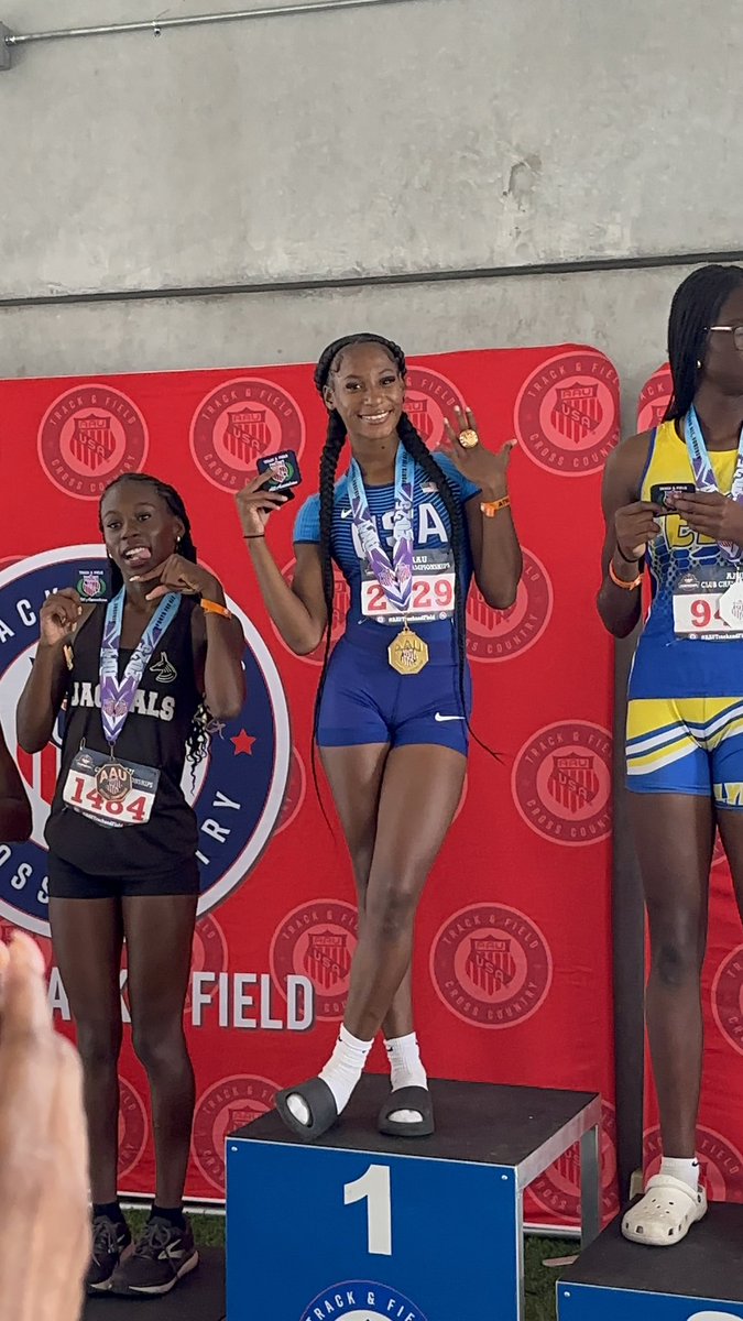 femalejumper's tweet image. Blessed And Highly Favored! 
It was in gods will and it happened! 
- 📌 42’1” LEGAL
- Mississippi #1 All Time 
- AAU club Nationals Meet Record Holder 
- US #4 Wind Legal Marks! 
#AGTG