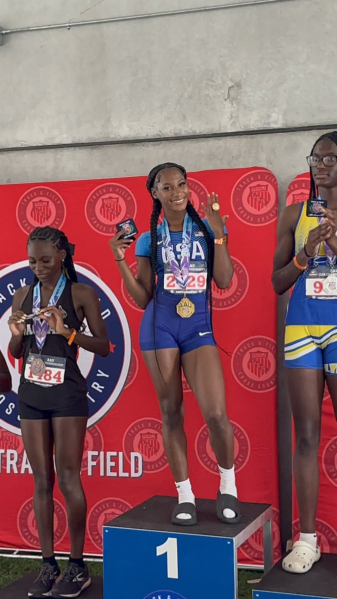 femalejumper's tweet image. Blessed And Highly Favored! 
It was in gods will and it happened! 
- 📌 42’1” LEGAL
- Mississippi #1 All Time 
- AAU club Nationals Meet Record Holder 
- US #4 Wind Legal Marks! 
#AGTG