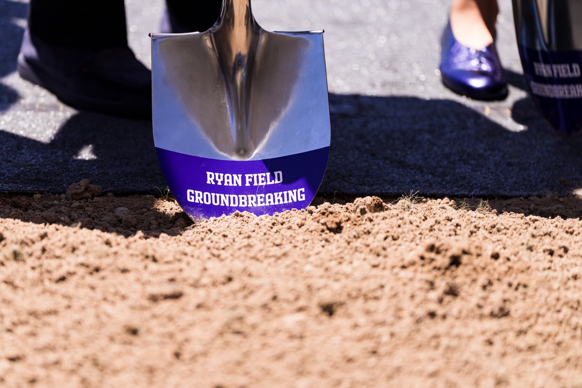 ryanfieldupdate's tweet image. Then ➡️ Now: One year since breaking ground on the new Ryan Field! 🏗️🏟️
In 12 months:
✅ From demo to steel rising
✅ Chicago’s Big Ten stadium taking shape
✅ Better-than-TV sightlines + NFL-style experience
✅ Designed for fans, community + all-day experiences
More to come……
