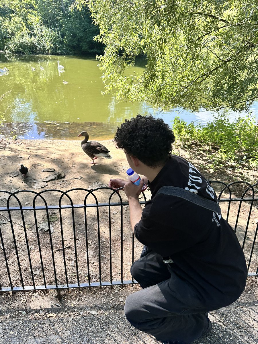 i’m there but quick stop mwah