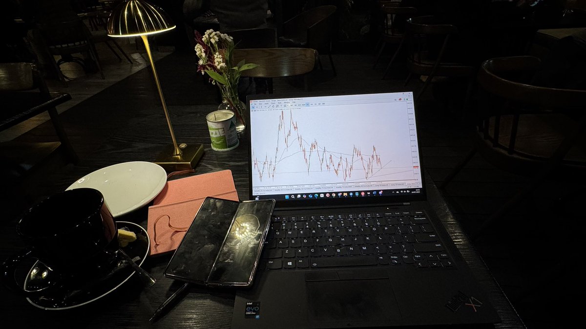 Busy Analyzing the charts 

May Jump 100 go up 🥹🥹🥹
