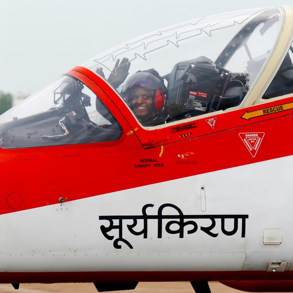 Suryakiran_IAF's tweet image. Waving back at the heart of every airshow - you!
From the cockpit to the crowd, it’s your love, support and boundless enthusiasm that makes every display truly unforgettable. Thank you for always being there, eyes towards the sky and hearts full of love!