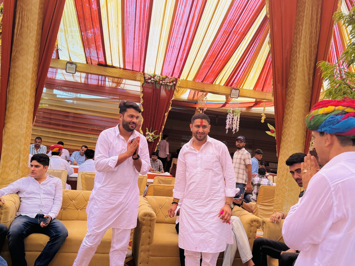 Shivprakash Gurjar 🇮🇳 (@shivprakashgjr) on Twitter photo आज <a href="/nsui/">NSUI</a> के राष्ट्रीय कोर्डिनेटर भाई राहुल महला जी के पारिवारिक कार्यक्रम में सम्मिलित होकर परिवारजनों को हार्दिक बधाई एवं शुभकामनाएँ प्रेषित की।
📍 ग्राम करड़ - दातारामगढ़, सीकर।
<a href="/SachinPilot/">Sachin Pilot</a> <a href="/RahulMahala_/">Rahul Mahala</a> आज <a href="/nsui/">NSUI</a> के राष्ट्रीय कोर्डिनेटर भाई राहुल महला जी के पारिवारिक कार्यक्रम में सम्मिलित होकर परिवारजनों को हार्दिक बधाई एवं शुभकामनाएँ प्रेषित की।
📍 ग्राम करड़ - दातारामगढ़, सीकर।
<a href="/SachinPilot/">Sachin Pilot</a> <a href="/RahulMahala_/">Rahul Mahala</a>
