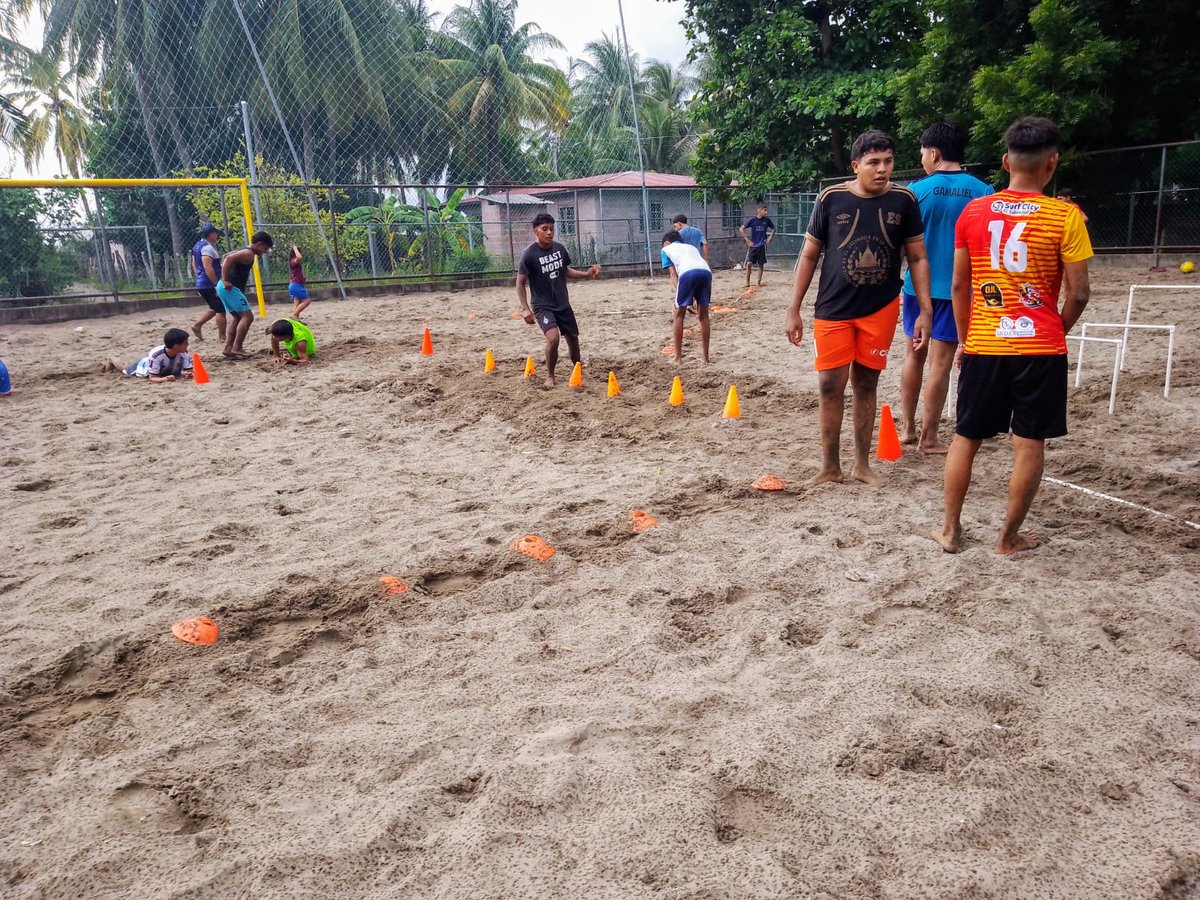 Bitcoinpirraya's tweet image. Hoy en día Isla la pirraya tiene un semillero de jugadores que pronto algunos de estos jóvenes estarán jugando en la liga nacional o porqe no en la selección de fútbol playa.
Gracias a @Bitcoinbeach
@IsaacGuerr83881 #TomasHernandez