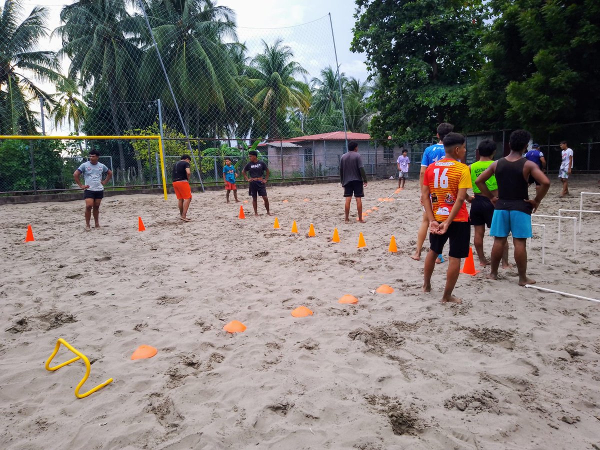 Bitcoinpirraya's tweet image. Hoy en día Isla la pirraya tiene un semillero de jugadores que pronto algunos de estos jóvenes estarán jugando en la liga nacional o porqe no en la selección de fútbol playa.
Gracias a @Bitcoinbeach
@IsaacGuerr83881 #TomasHernandez