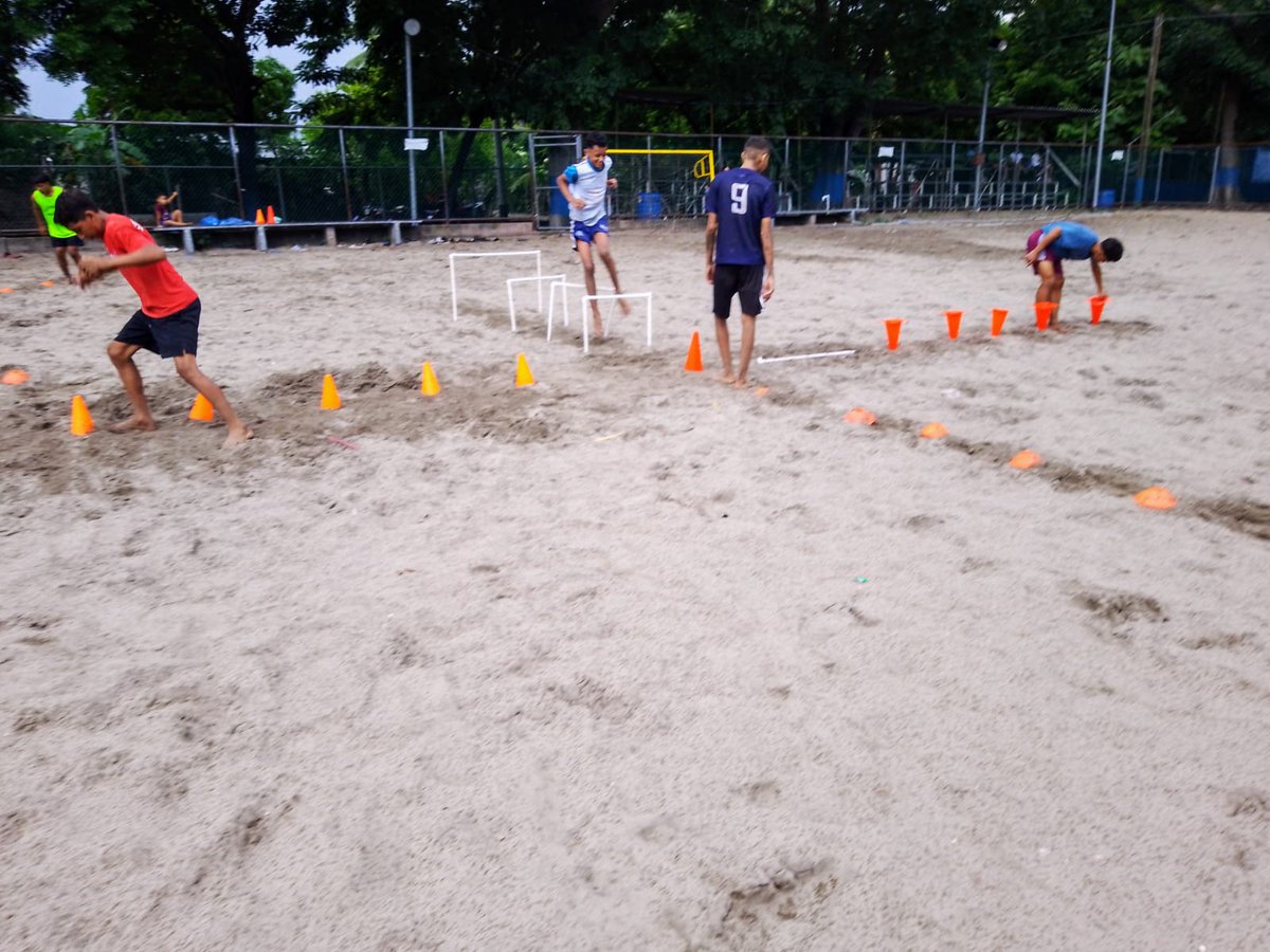 Bitcoinpirraya's tweet image. Hoy en día Isla la pirraya tiene un semillero de jugadores que pronto algunos de estos jóvenes estarán jugando en la liga nacional o porqe no en la selección de fútbol playa.
Gracias a @Bitcoinbeach
@IsaacGuerr83881 #TomasHernandez