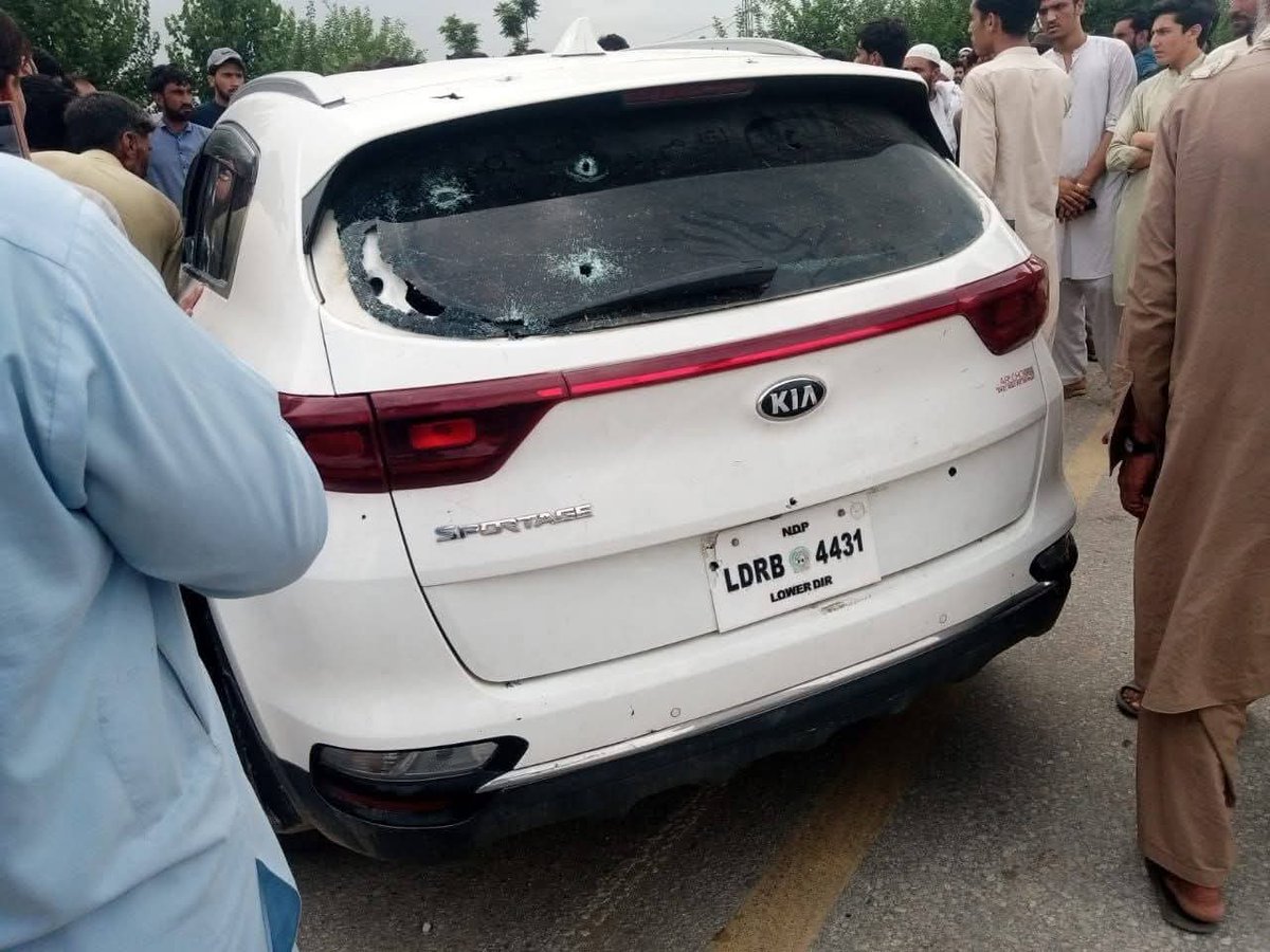 janmuhammad345's tweet photo. که نن یی پریښودو باور وکړه سبا یی وژني 💔 😢

ھغہ دا امن نوم  اغسیتې خامخا  یی وژني 💔 😭

#maulanakhanzeb #Bajaur https://t.co/ltSOv7pjKZ