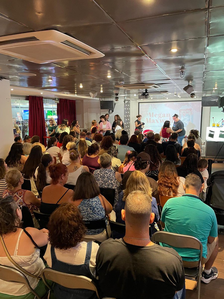 La reina del romance <a href="/MeganMaxwell/">Megan Maxwell</a> presentando y firmando ejemplares de ‘Nuestro largo adiós’ (<a href="/esencia_ed/">🔥 Editorial Esencia</a>)