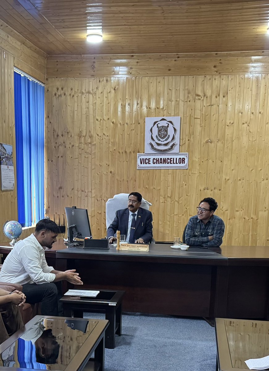 ALSWAC President met VC of ladakh university  to discuss key student issues. Sankoo Campus upgradation, restoration of bus services, and new subjects like , Philosophy, and Home Science were assured. A separate department for Ladakhi languages also supported. #Ladakh