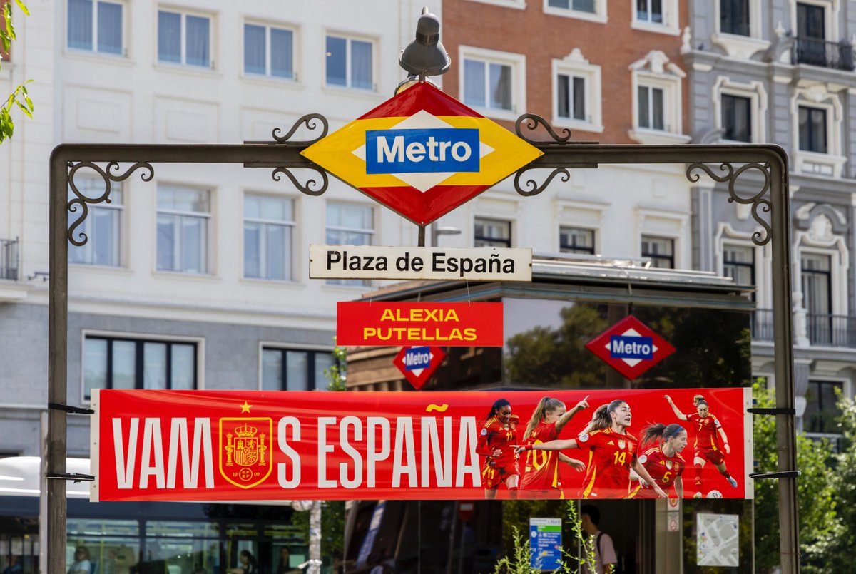 Jorge Rodrigo Dominguez (@jorgerodrigodo) on Twitter photo Desde hoy <a href="/metro_madrid/">Metro de Madrid</a> está unido a la <a href="/rfef/">RFEF</a> y a la <a href="/SEFutbolFem/">Selección Española Femenina de Fútbol</a> para animar a nuestras jugadoras durante la <a href="/WEURO2025/">UEFA Women's EURO 2025</a>.
Son las mejores y lo están demostrando en cada partido para hacernos soñar con un nuevo título.
¡Vamos España! 🇪🇸 Desde hoy <a href="/metro_madrid/">Metro de Madrid</a> está unido a la <a href="/rfef/">RFEF</a> y a la <a href="/SEFutbolFem/">Selección Española Femenina de Fútbol</a> para animar a nuestras jugadoras durante la <a href="/WEURO2025/">UEFA Women's EURO 2025</a>.
Son las mejores y lo están demostrando en cada partido para hacernos soñar con un nuevo título.
¡Vamos España! 🇪🇸
