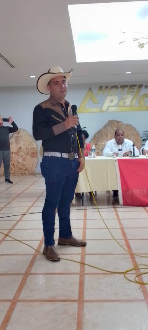 Adriana Ballester (@adrianabhdez) on Twitter photo Inicia la primera etapa de preparación de la Expedición Juvenil Sembrar Con Ciencia. Participan jóvenes productores, investigadores y profesores de universidades del país de conjunto con <a href="/UJCdeCuba/">UJC de Cuba</a>. <a href="/MinagCuba/">Ministerio de la Agricultura de Cuba</a> <a href="/AvelloLisbet/">Lisbet Avello Romero</a> <a href="/YdaelB/">Ydael Pérez Brito</a> <a href="/AleMirandaC74/">Alexander Miranda Caballero</a> Inicia la primera etapa de preparación de la Expedición Juvenil Sembrar Con Ciencia. Participan jóvenes productores, investigadores y profesores de universidades del país de conjunto con <a href="/UJCdeCuba/">UJC de Cuba</a>. <a href="/MinagCuba/">Ministerio de la Agricultura de Cuba</a> <a href="/AvelloLisbet/">Lisbet Avello Romero</a> <a href="/YdaelB/">Ydael Pérez Brito</a> <a href="/AleMirandaC74/">Alexander Miranda Caballero</a>