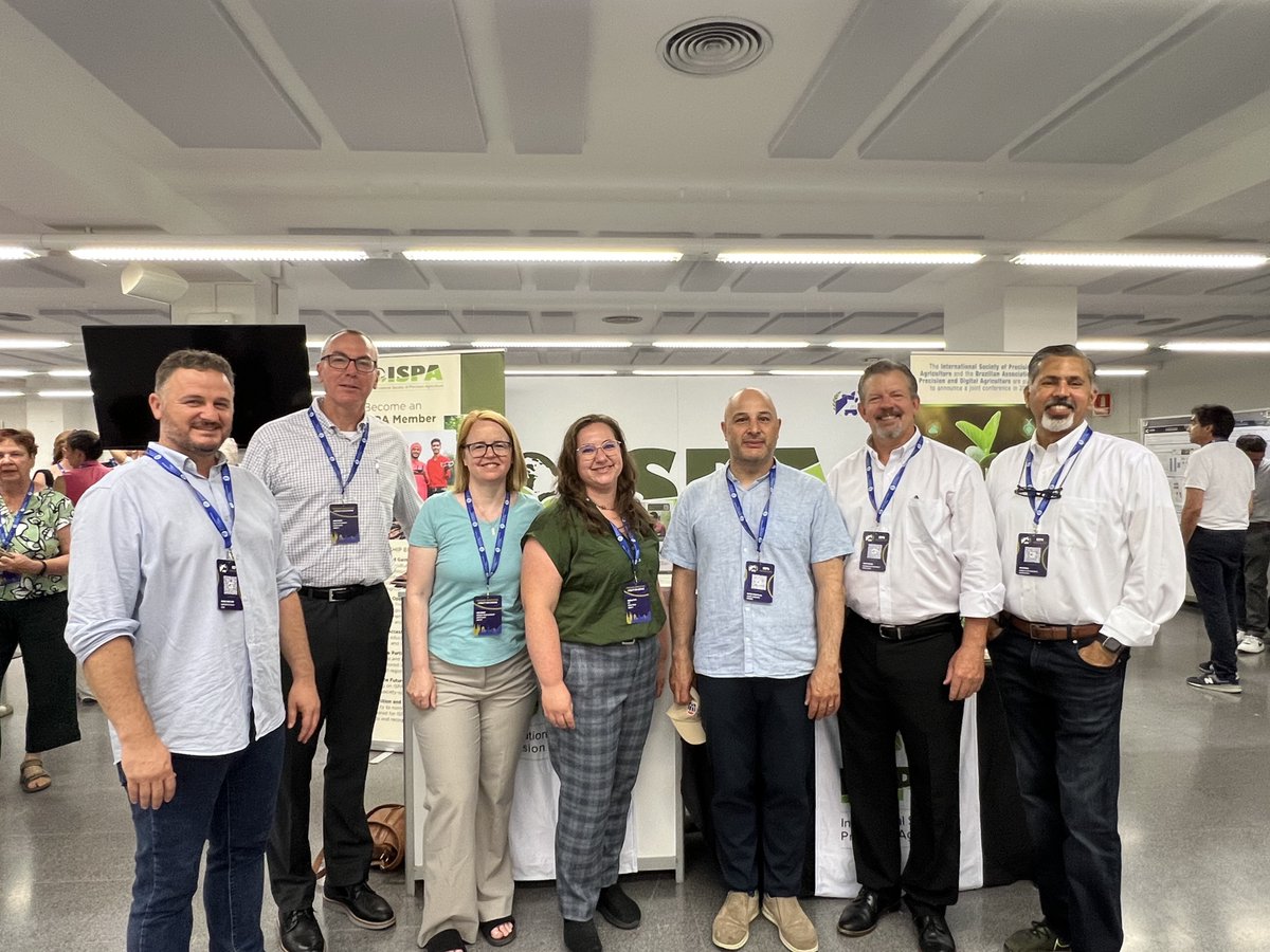 IntSoPA's tweet image. The International Society of Precision Agriculture was pleased to support the 15th European Conference on Precision Agriculture. The society had a booth and many of our board members attended. Thank you to Emilio Gil for sharing the event.
#ISPAg