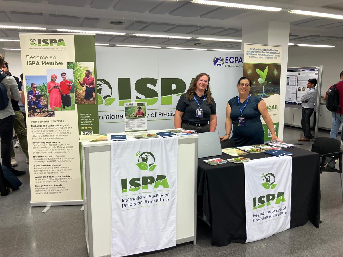 IntSoPA's tweet image. The International Society of Precision Agriculture was pleased to support the 15th European Conference on Precision Agriculture. The society had a booth and many of our board members attended. Thank you to Emilio Gil for sharing the event.
#ISPAg