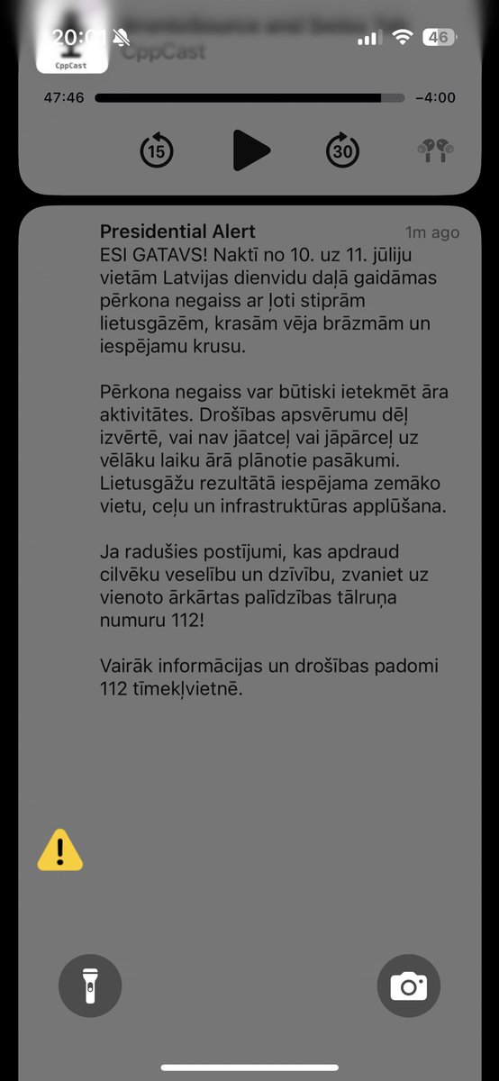 elnormous's tweet image. Tikko šūnu apraide sacēla gaisā tūkstošiem cilvēku Latvijā. Man visas viedierīces sāka kaukt. Jau paķēru nelielu paniku. Izrādās, naktī būs negaiss.