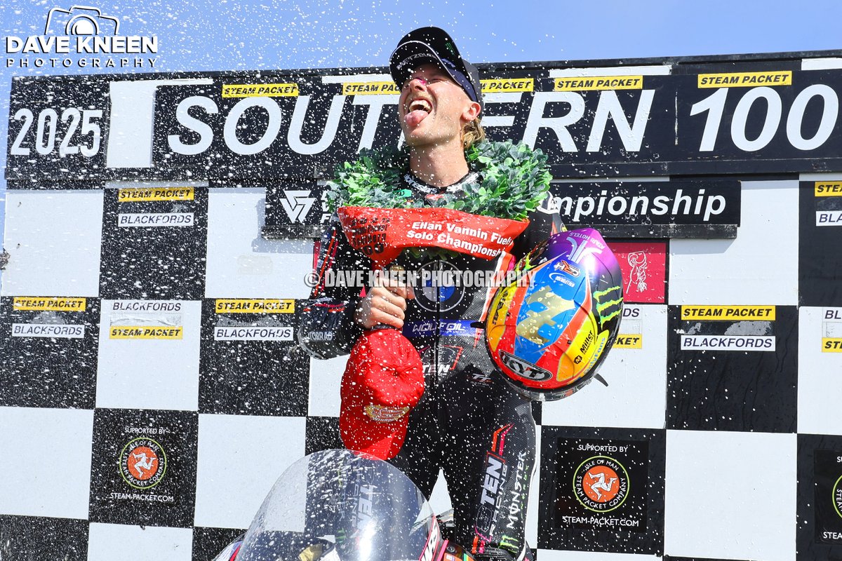 davekneen's tweet image. Congratulations to the hard-working committee, officials and marshals at the @S100isleofman for another fantastic meeting. I've never seen so many people around the course enjoying the action 👏🇮🇲 #roadracing #isleofman @DaveyTodd74