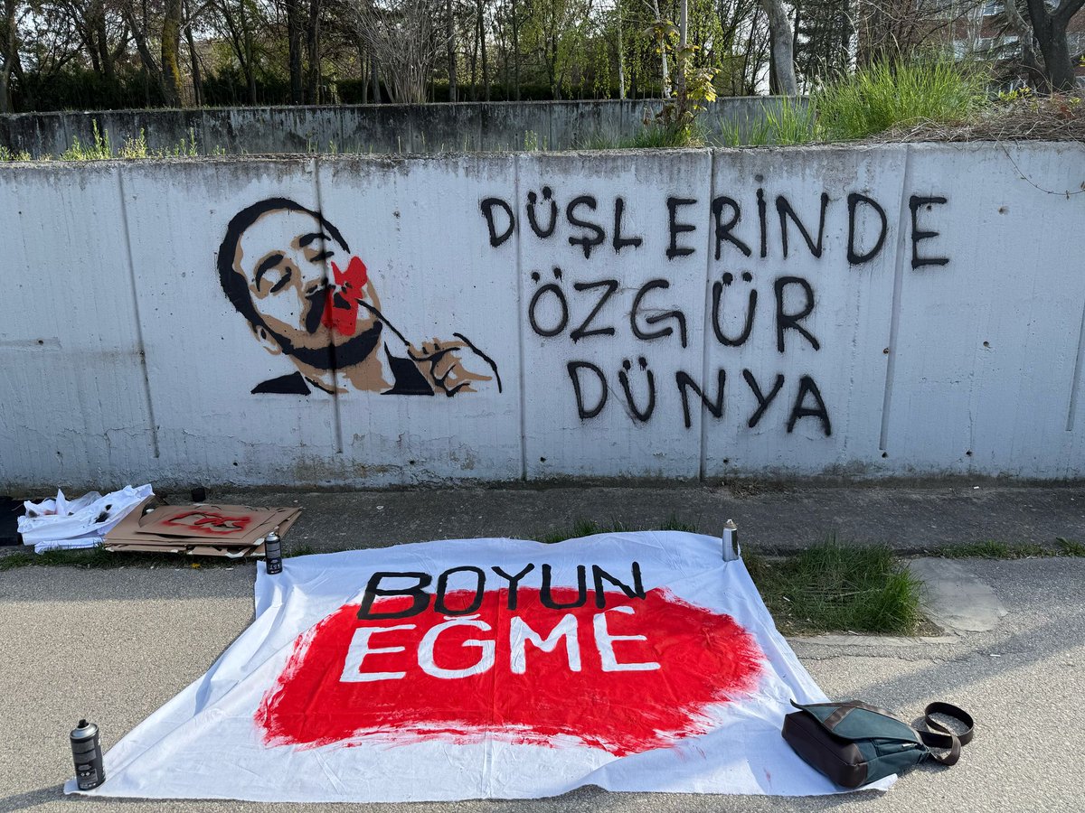 Dövülerek canice öldürülmesinin üstünden 12 koca yıl geçti, acısı hala dün gibi. Bu memlekette ali ismailler bitmez, ali ismailler ölmez. 
"Bir gün çocuklarımız özgür doğacak!"
#ohep19yaşında