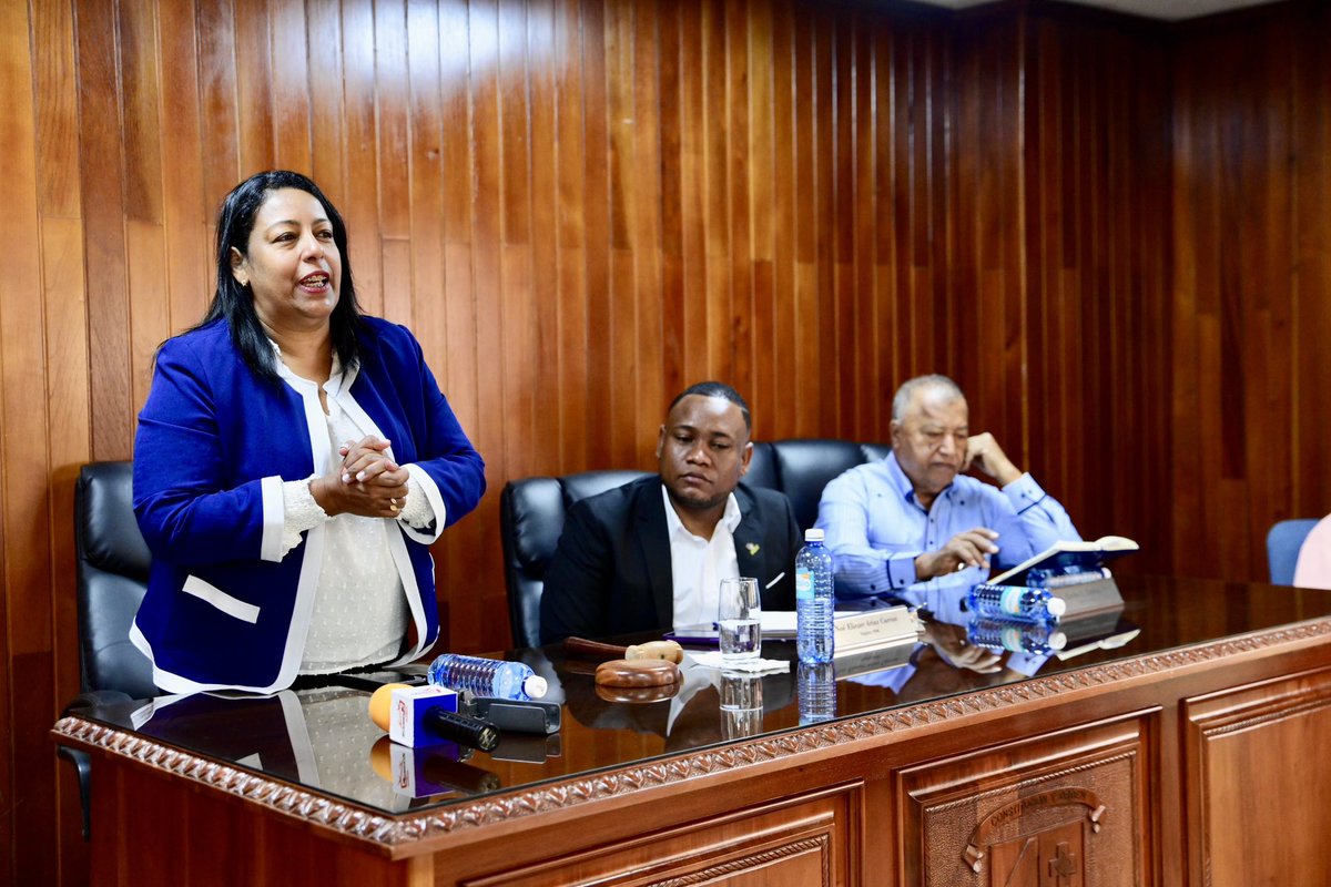 Nuestros estudiantes de término de la Maestría en Gestión Municipal y del Técnico Superior en Administración Municipal participaron en un enriquecedor intercambio de experiencias con las autoridades del Ayuntamiento de San Cristóbal, encabezadas por el alcalde Nelson de la Rosa.