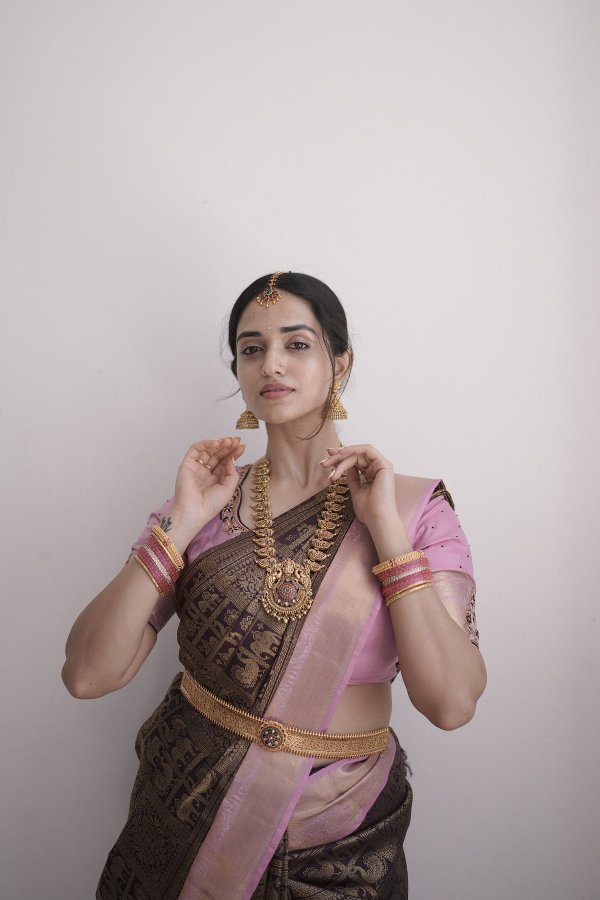 Gvgw3ooakAAKBWS?format=jpg&name=900x900