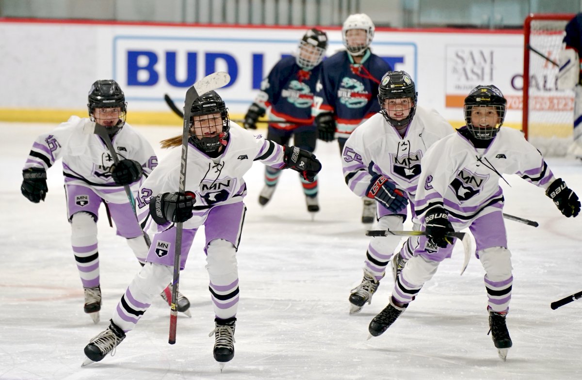 Queens of Vegas 

Team Minnesota leads Eastern Canada 6-0 after the first 15:00