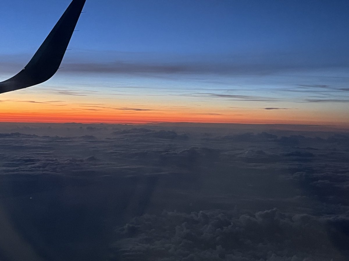 MrPhoebus's tweet image. Flying against the sunset last night