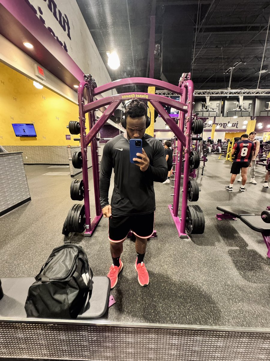 VariBlessed's tweet image. God 🙏🏽
Wifey  💍 
Family 🤞🏽
Fitness 🏋🏽