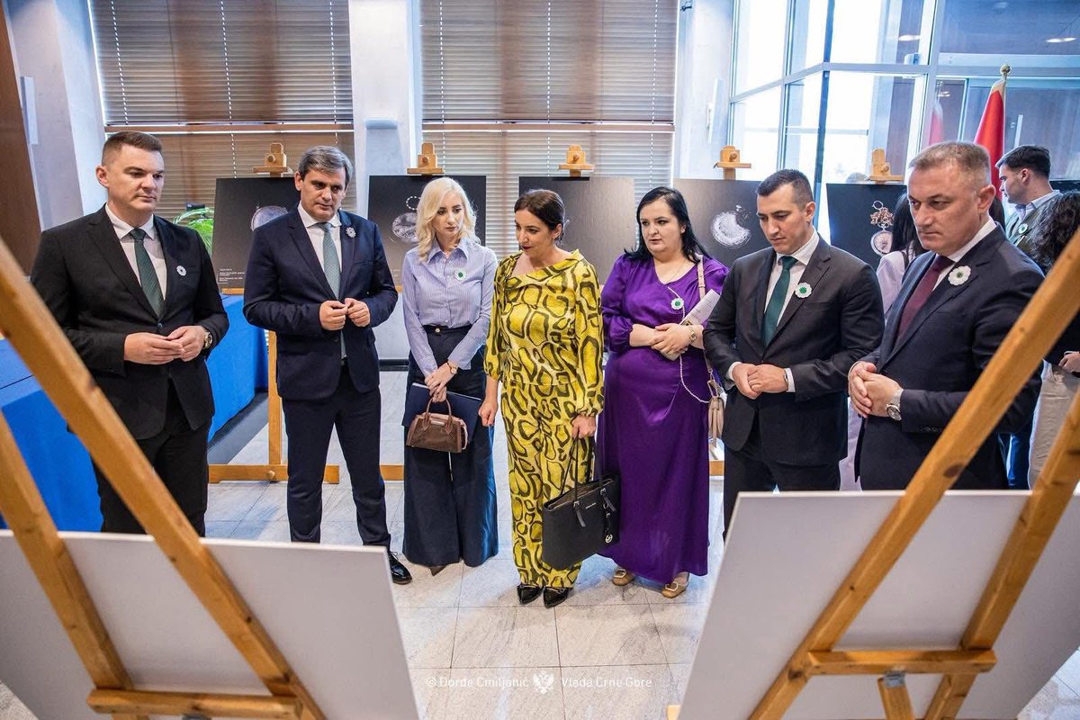 U zgradi Vlade Crne Gore danas je postavljena dokumentarna izložba Memorijalnog centra Srebrenica pod nazivom „Kad vrijeme utihne“.