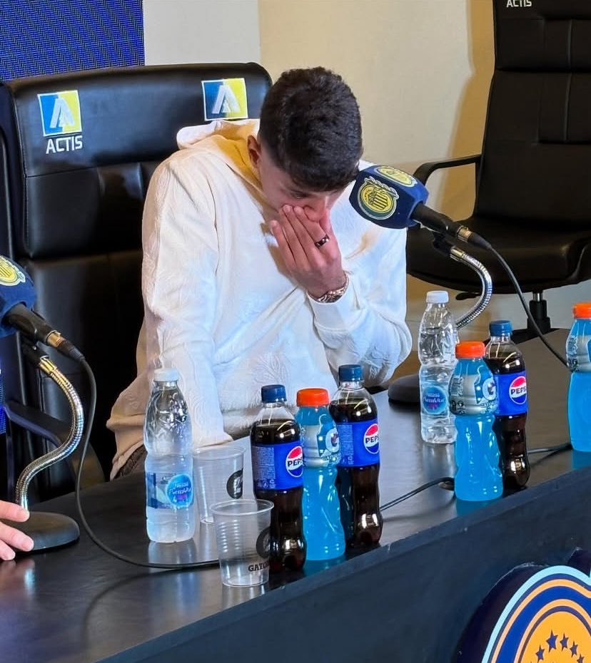 Un mercado de pases que se sintió en el alma.

Un mercado de pases con el corazón en la mano. 

Esto es Central ❤️