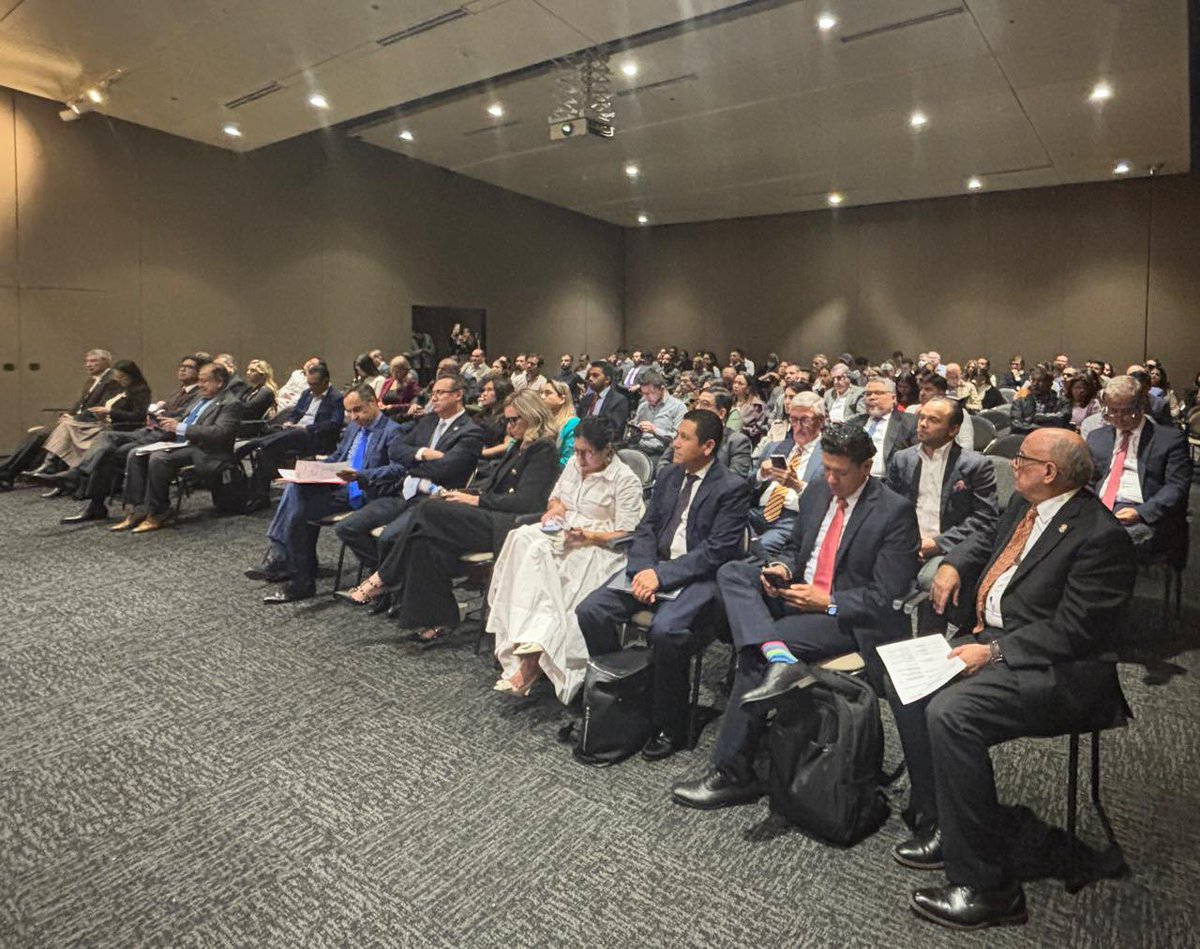 La Embajada de Guatemala en  Colombia junto al <a href="/MEMguatemala/">Ministerio de Energía y Minas de Guatemala</a>, <a href="/MINECOGT/">Ministerio Economía</a>, <a href="/EEGSAGuatemala/">EEGSAGuatemala</a>, <a href="/Energuate_/">ENERGUATE</a> , <a href="/CNEEGuatemala/">CNEE</a>, ProGuatemala, <a href="/InvestGuatemala/">Invest Guatemala</a>, <a href="/BCIE_Org/">BCIE</a> con el apoyo de la <a href="/camaracomerbog/">Cámara de Comercio de Bogotá</a>  inaugura el evento “Oportunidades del sector de energía en Guatemala”.