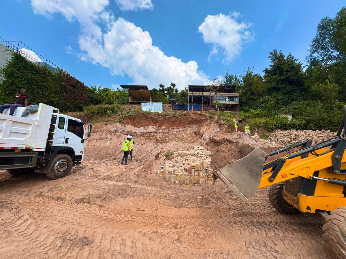 everdesigngroup's tweet image. Non Stop Movement ✋🏗️
Vision coming to life: Our Construction site process is created to align with the design goals and comply with regulations.
Follow us to stay updated with our projects.#WorkInProgress
#OnSite #ConstructionSite