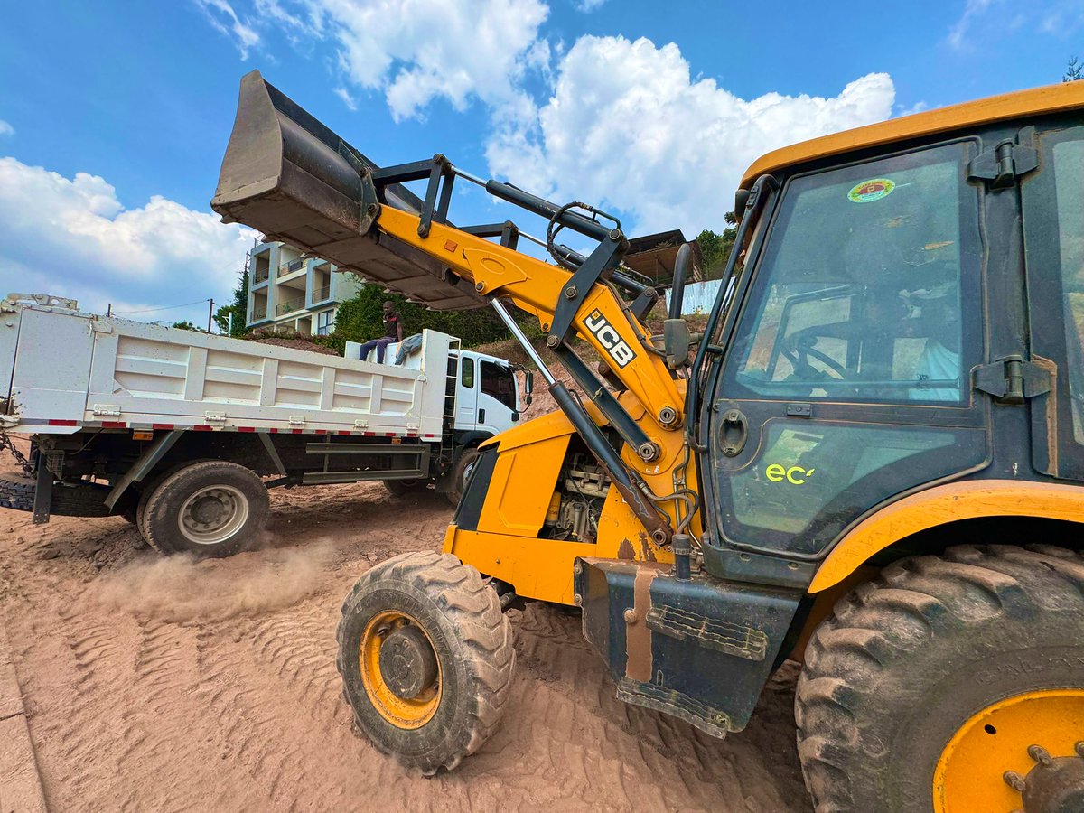 everdesigngroup's tweet image. Non Stop Movement ✋🏗️
Vision coming to life: Our Construction site process is created to align with the design goals and comply with regulations.
Follow us to stay updated with our projects.#WorkInProgress
#OnSite #ConstructionSite