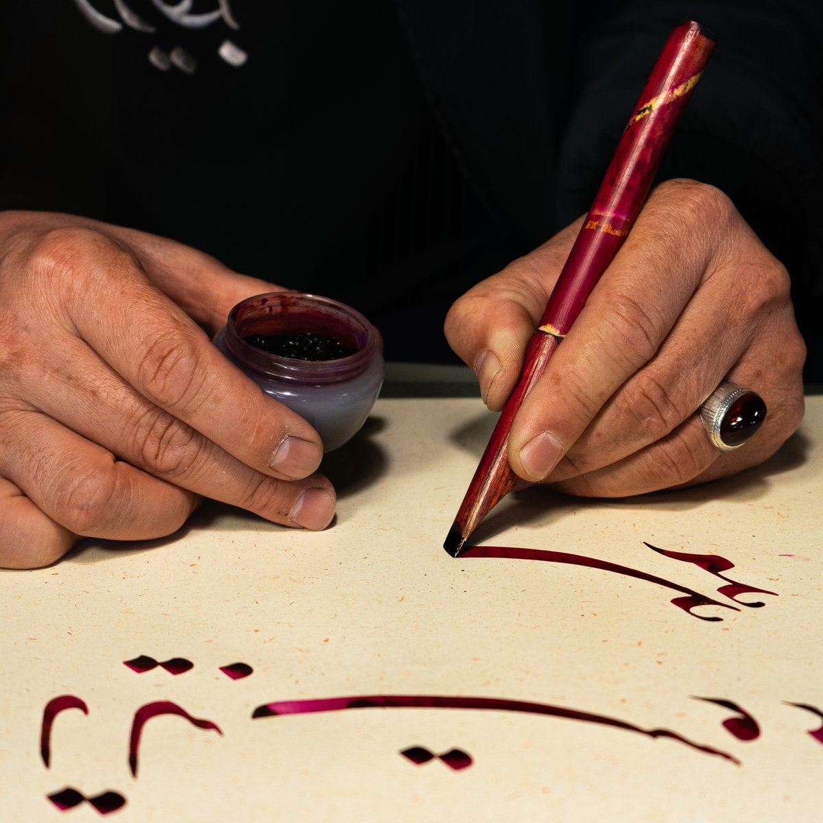 تعد "قصص وحضارات" منصة رقمية توثق الروابط الثقافية عبر الصوت والصورة، من خلال مقتنيات تعبّر عن معاني الهوية والأثر.
أطلقت بالشراكة مع #شبكة_الوليد_الثقافية، وبالتعاون مع مؤسسة الجبل الفيروزي وبرنامج  ملتقى أكسفورد.
اقرأ للمزيد brnw.ch/21wU32O
#معًا_من_أجل_الإنسان