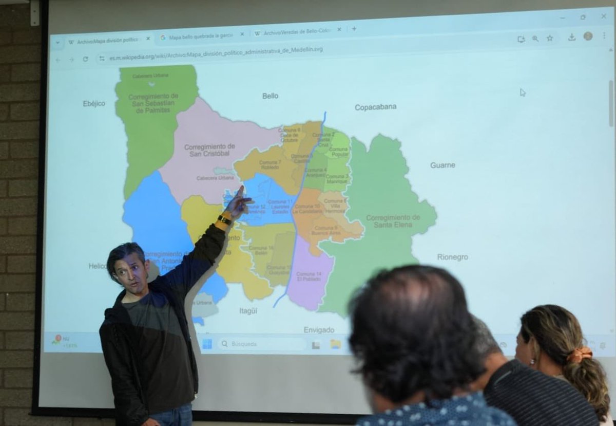 PazUrbanaCo's tweet image. 🚶♀️🚶♂️La delegación del Gobierno recorrió la Cuenca Media de la Iguana con técnicos del a @MinVivienda.
📍Exploramos implementar el programa #BarriosDePaz: más presencia institucional, pactos de gobernanza y fortalecimiento comunitario para construir paz desde los territorios.