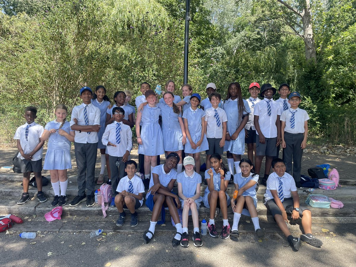 ststephenscps's tweet image. #Year6 had a great time at Mudchute Farm today!