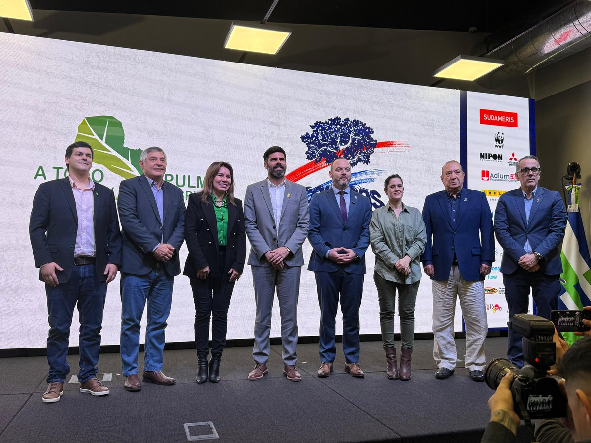 A Todo Pulmón Paraguay Respira (@atodopulmonpy) on Twitter photo Así dimos inicio al lanzamiento oficial, acompañados de autoridades, aliados y personas comprometidas con la conservación. 🌳
¡Gracias por ser parte y por decir sí al concurso ambiental más importante de la región! 💚
¿Ya tenés a tu Coloso? Ingresa a: atodopulmon.org Así dimos inicio al lanzamiento oficial, acompañados de autoridades, aliados y personas comprometidas con la conservación. 🌳
¡Gracias por ser parte y por decir sí al concurso ambiental más importante de la región! 💚
¿Ya tenés a tu Coloso? Ingresa a: atodopulmon.org