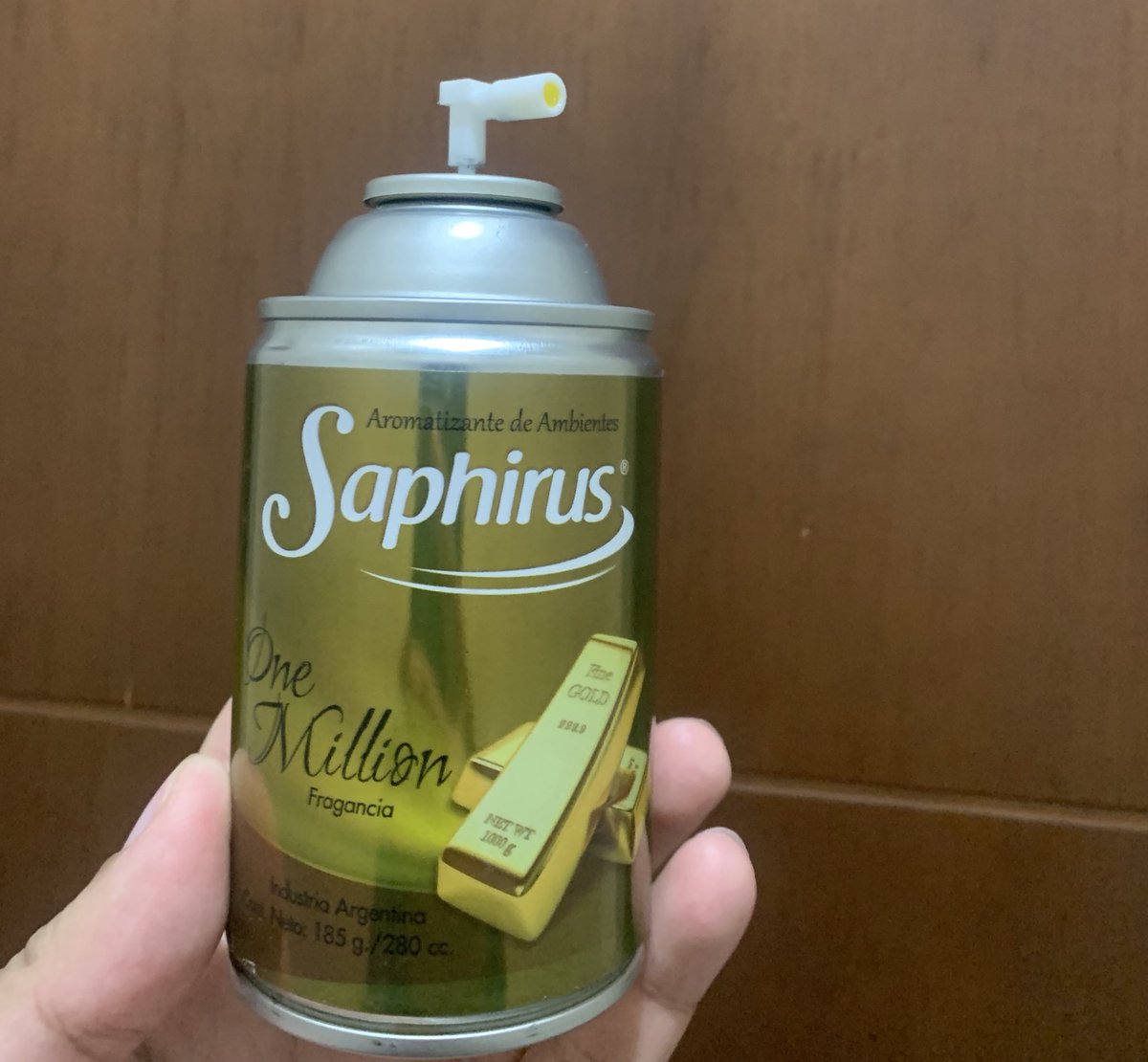 Una persona : que rico olor tu perfume , se nota que es caro !

Yo :