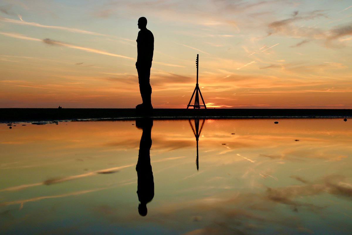 Not a bad old night at Crosby beach last night, the men are looking well after 20 years