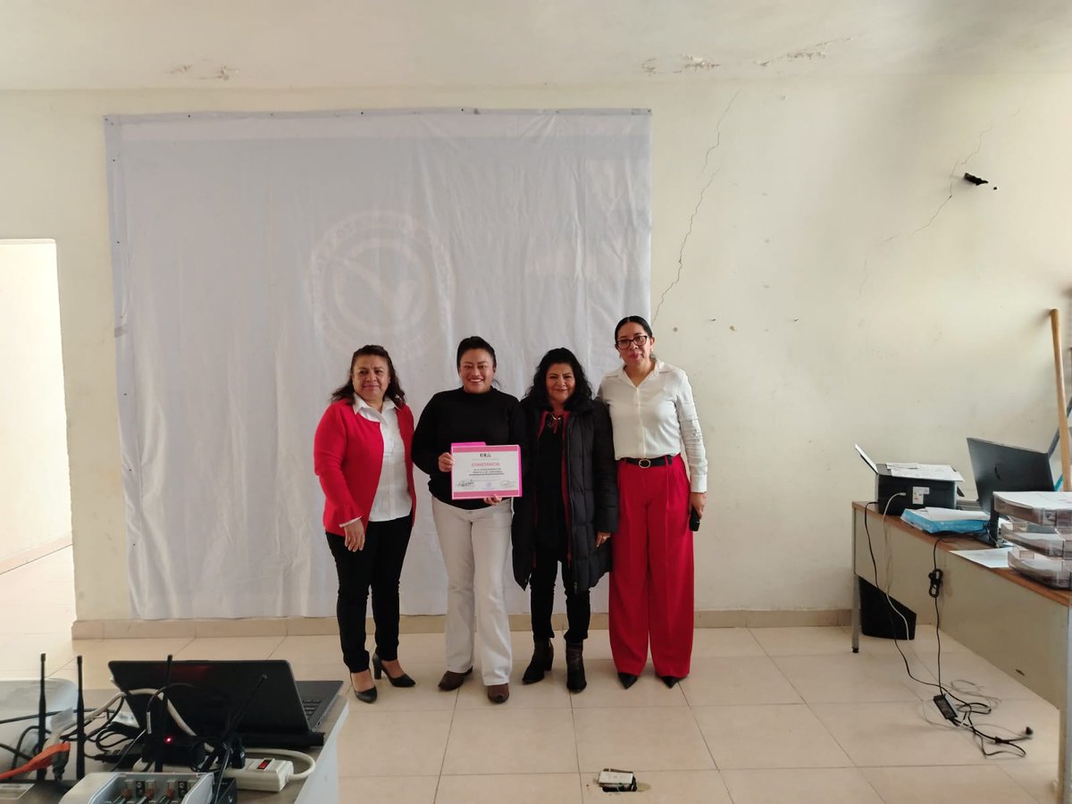 🗣️ Como parte del programa de capacitación en materia de VPMrG, la Consejera Electoral Yedith Martínez Pinillo visitó el municipio de Tepetitla de Lardizábal, donde estableció un diálogo abierto sobre este flagelo con la Secretaria del Ayuntamiento, regidoras y funcionariado.