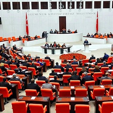 "Aslında hiçbir şey yasa dışı değildi, çünkü artık yasa diye bir şey yoktu."