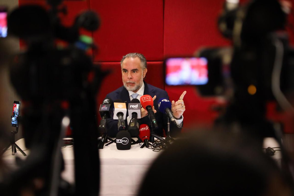 MinInterior Colombia (@mininterior) on Twitter photo #Comunicado 🔴 | “El escrutinio electoral debe estar en manos del Estado”: ministro <a href="/AABenedetti/">Armando Benedetti</a>
Durante la Comisión Nacional para el Seguimiento Electoral, el ministro del Interior resaltó la importancia de contar con un software de escrutinio público, con auditoría #Comunicado 🔴 | “El escrutinio electoral debe estar en manos del Estado”: ministro <a href="/AABenedetti/">Armando Benedetti</a>
Durante la Comisión Nacional para el Seguimiento Electoral, el ministro del Interior resaltó la importancia de contar con un software de escrutinio público, con auditoría